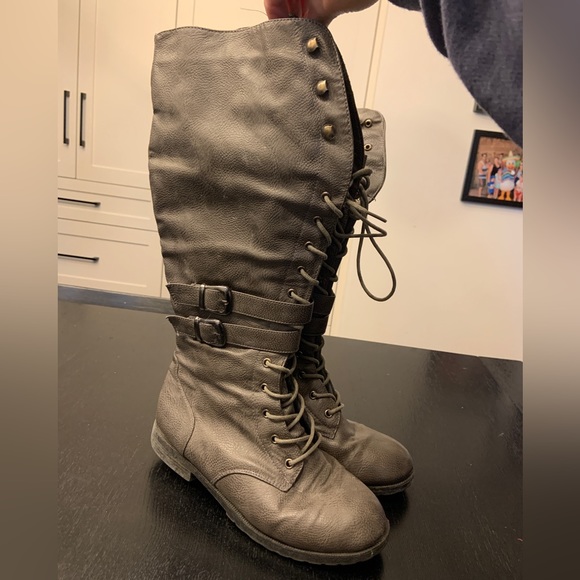 Knee high boots - Picture 2 of 4